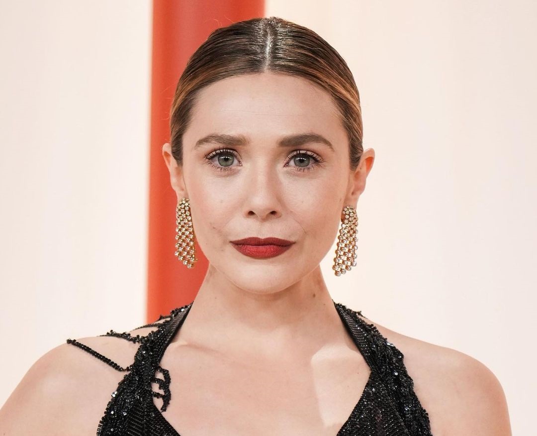 Elizabeth olsen 32 hottest pics, elizabeth olsen 32 instagram