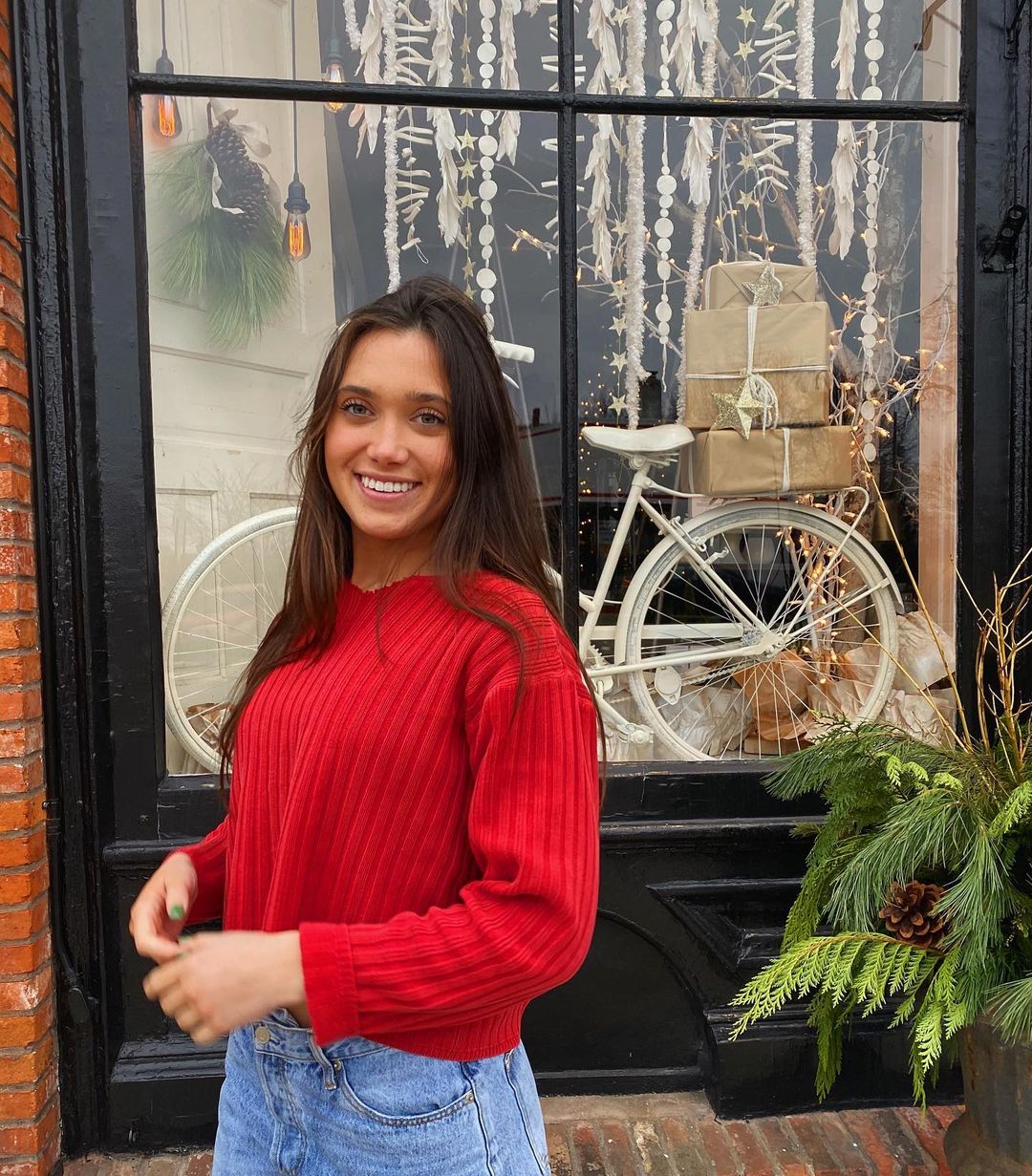 Hannah meloche 6 hottest pics, hannah meloche 6 instagram