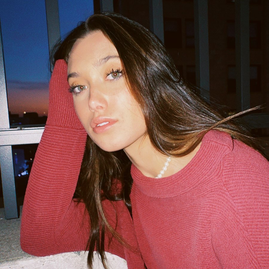 Hannah meloche 34 hottest pics, hannah meloche 34 instagram