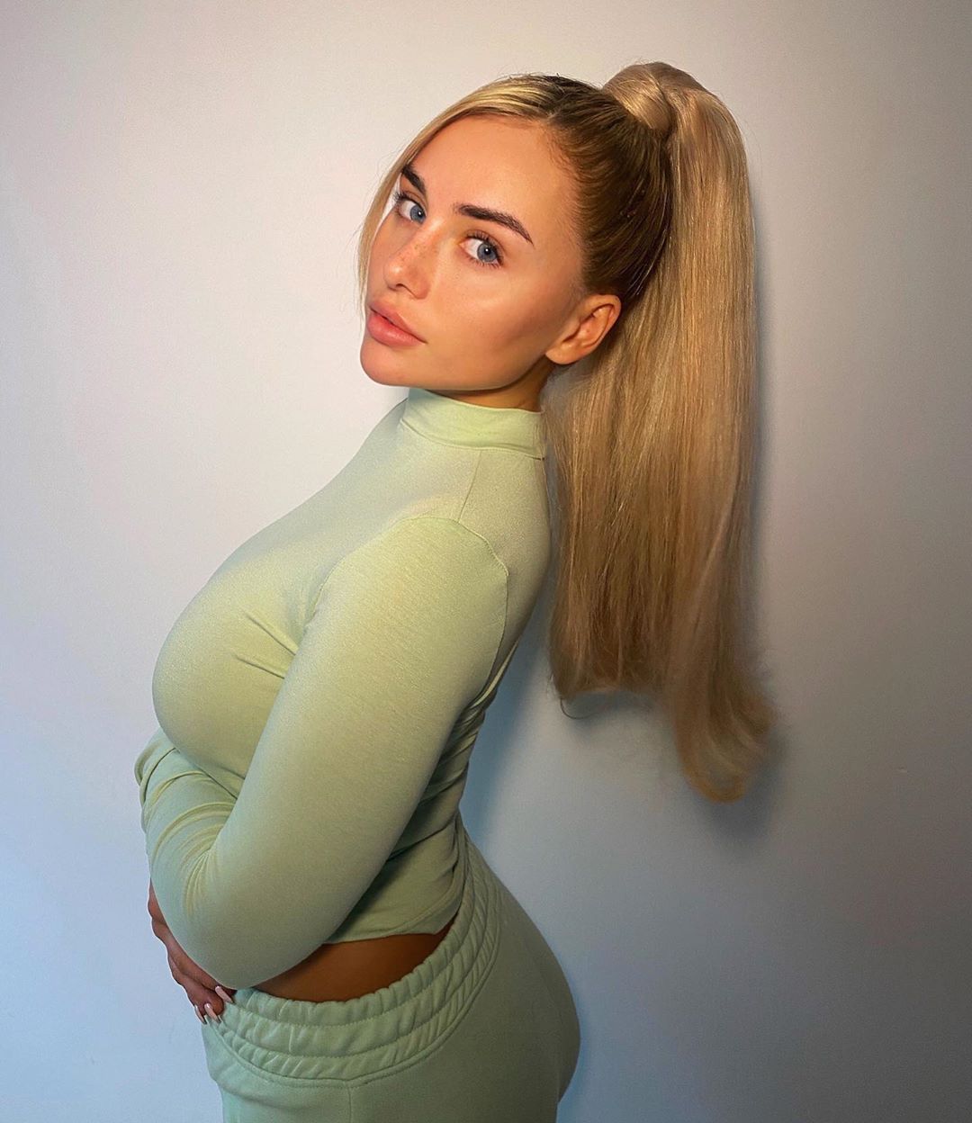 Ellie brown 16 hottest pics, ellie brown 16 instagram