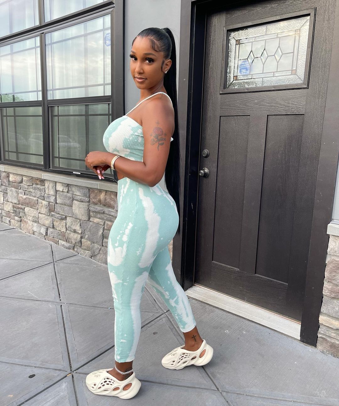 Bernice burgos 28 hottest pics, bernice burgos 28 instagram