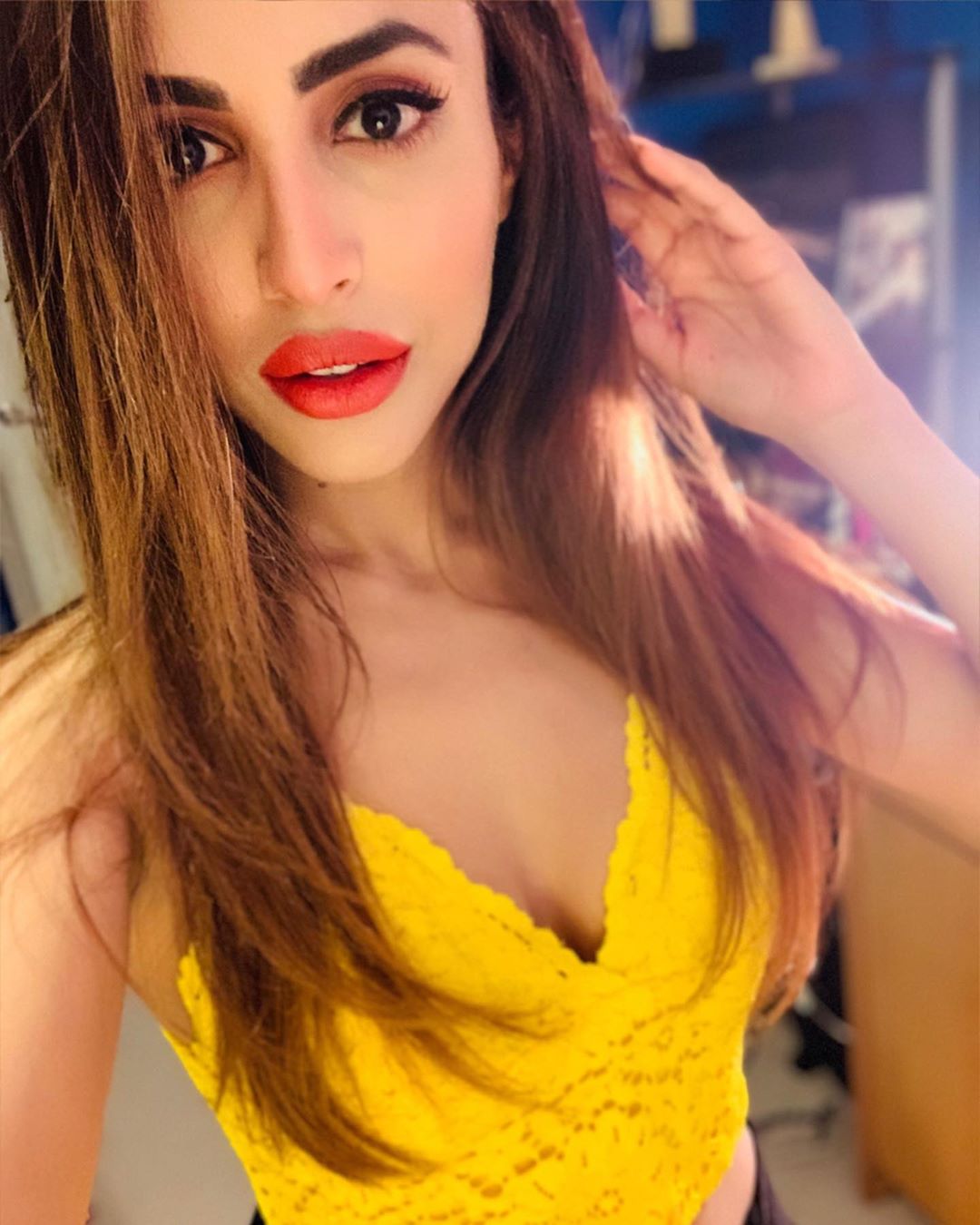 Priya banerjee 6 hottest pics, priya banerjee 6 instagram