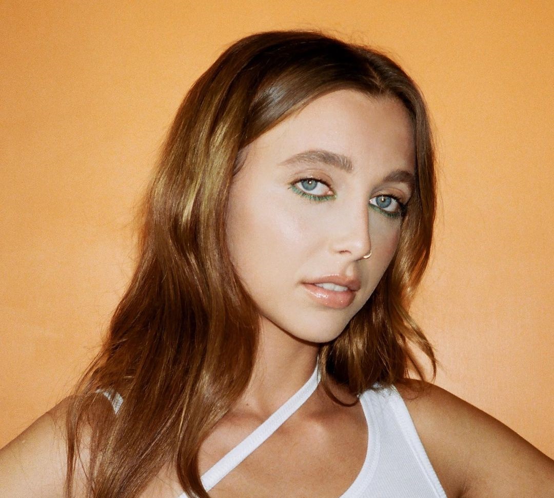 Emma chamberlain 30 hottest pics, emma chamberlain 30 instagram