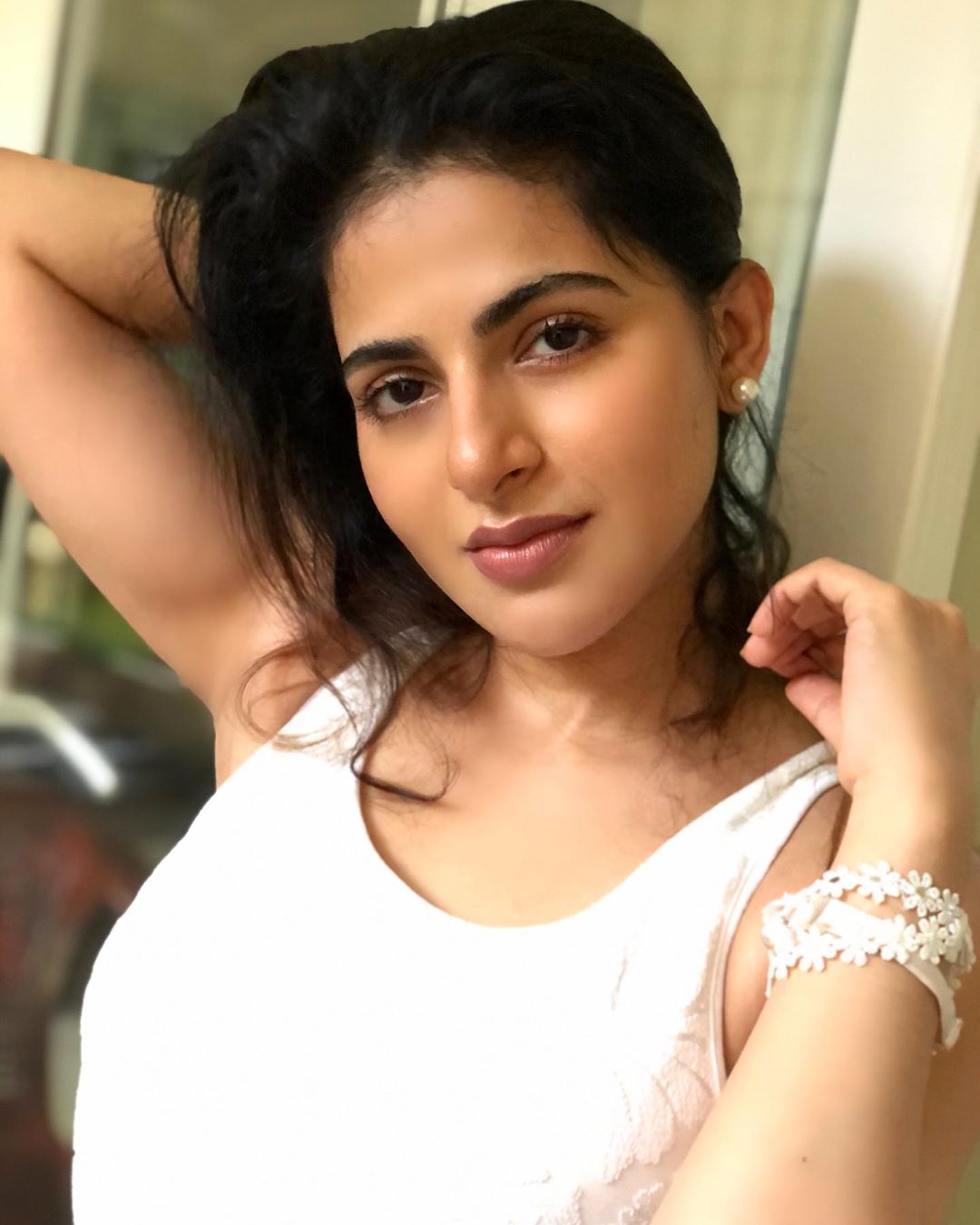 Iswarya menon 12 hottest pics, iswarya menon 12 instagram