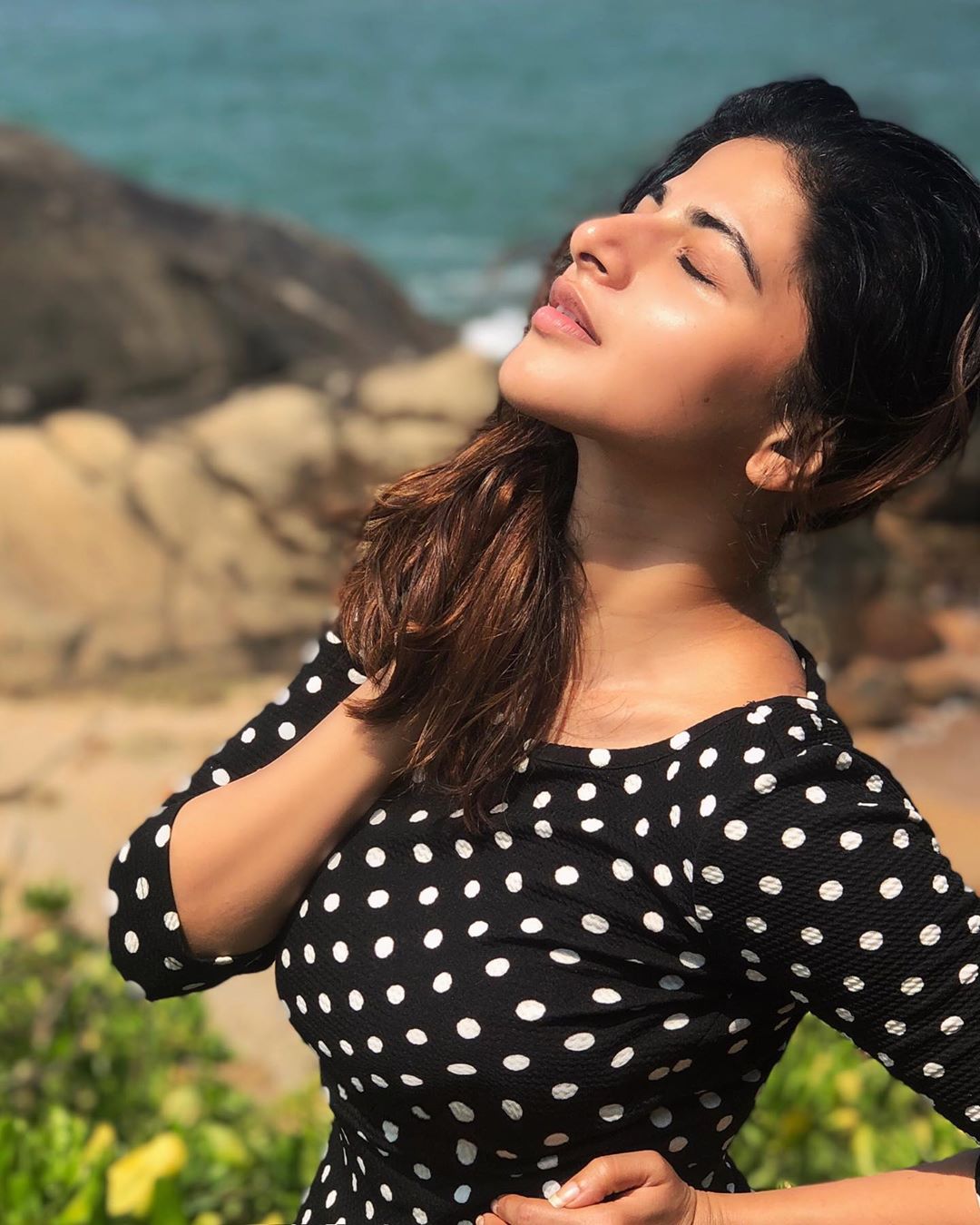 Iswarya menon 20 hottest pics, iswarya menon 20 instagram