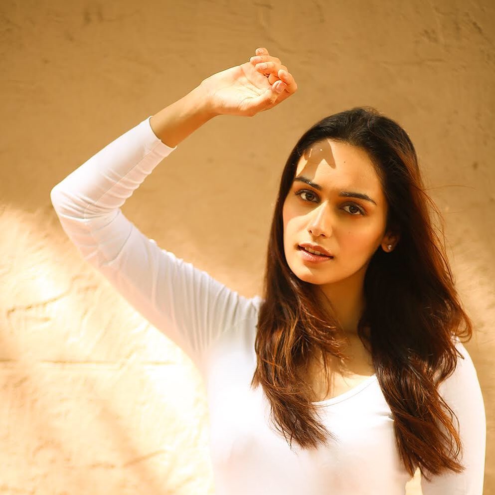 Manushi chhillar 16 hottest pics, manushi chhillar 16 instagram