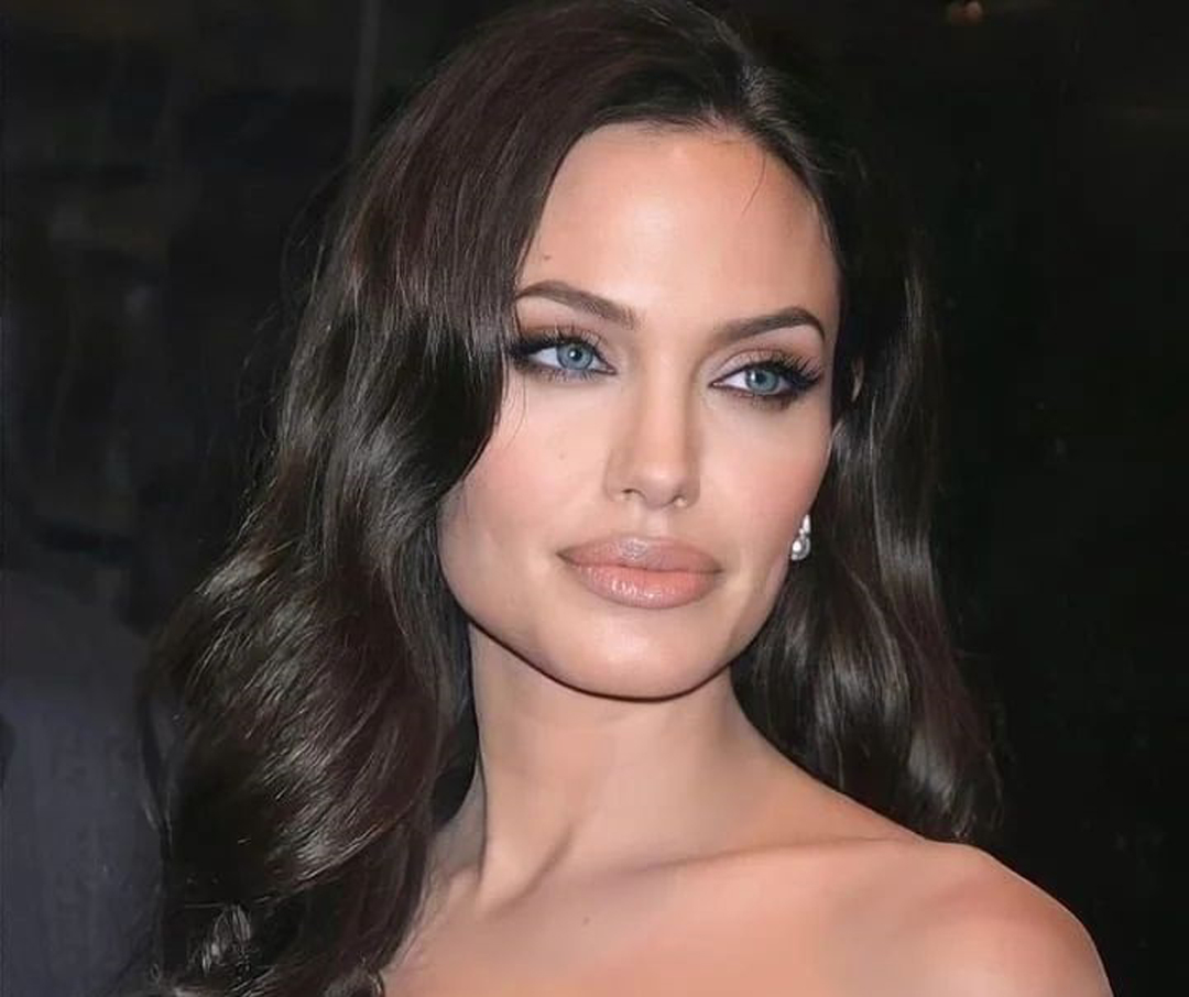 Angelina jolie 20 hottest pics, angelina jolie 20 instagram