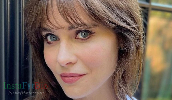 Zooey deschanel 2 hottest pics, zooey deschanel 2 instagram