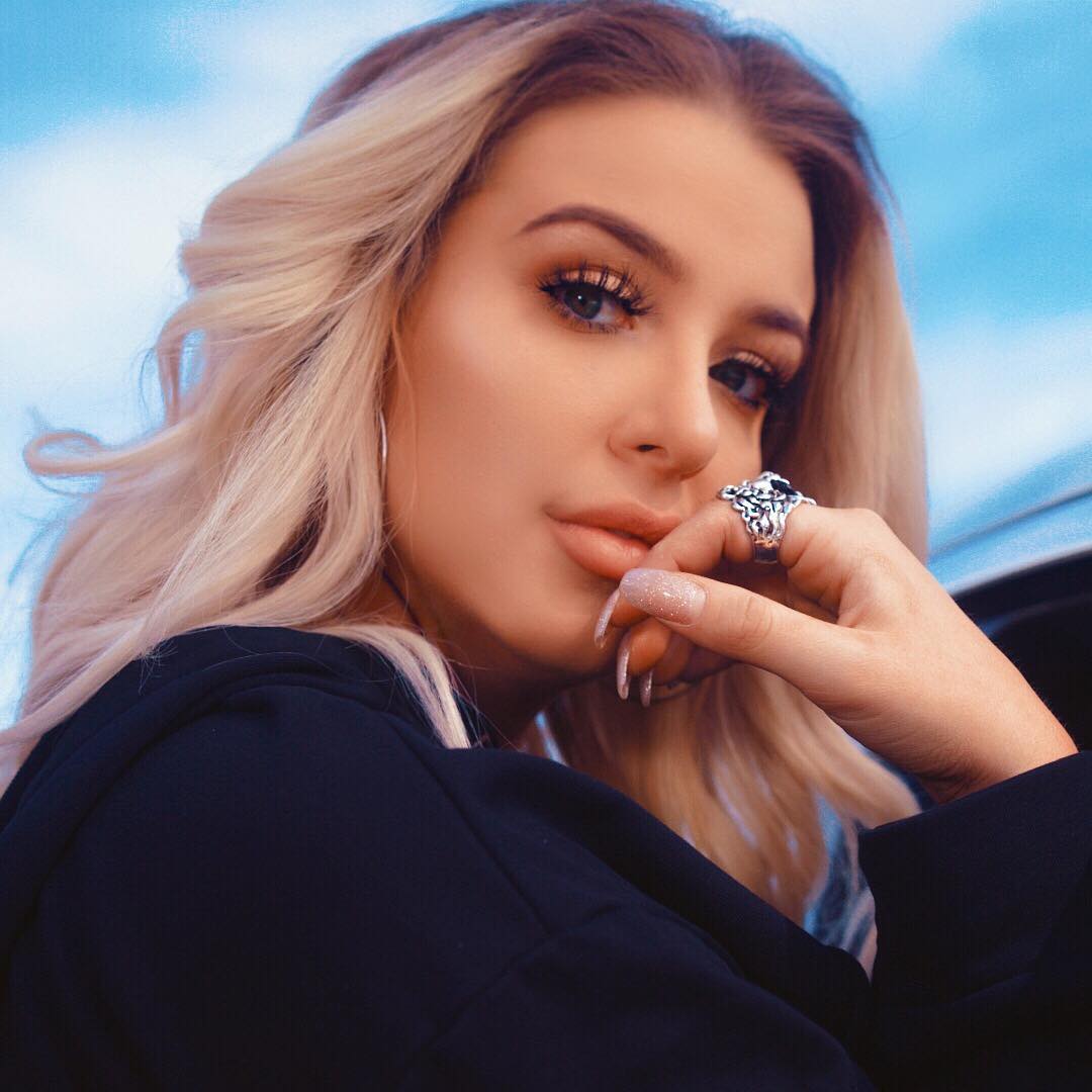 Tana Mongeau biography, 28 Photos, Age, Height, Real Name, Instagram ...