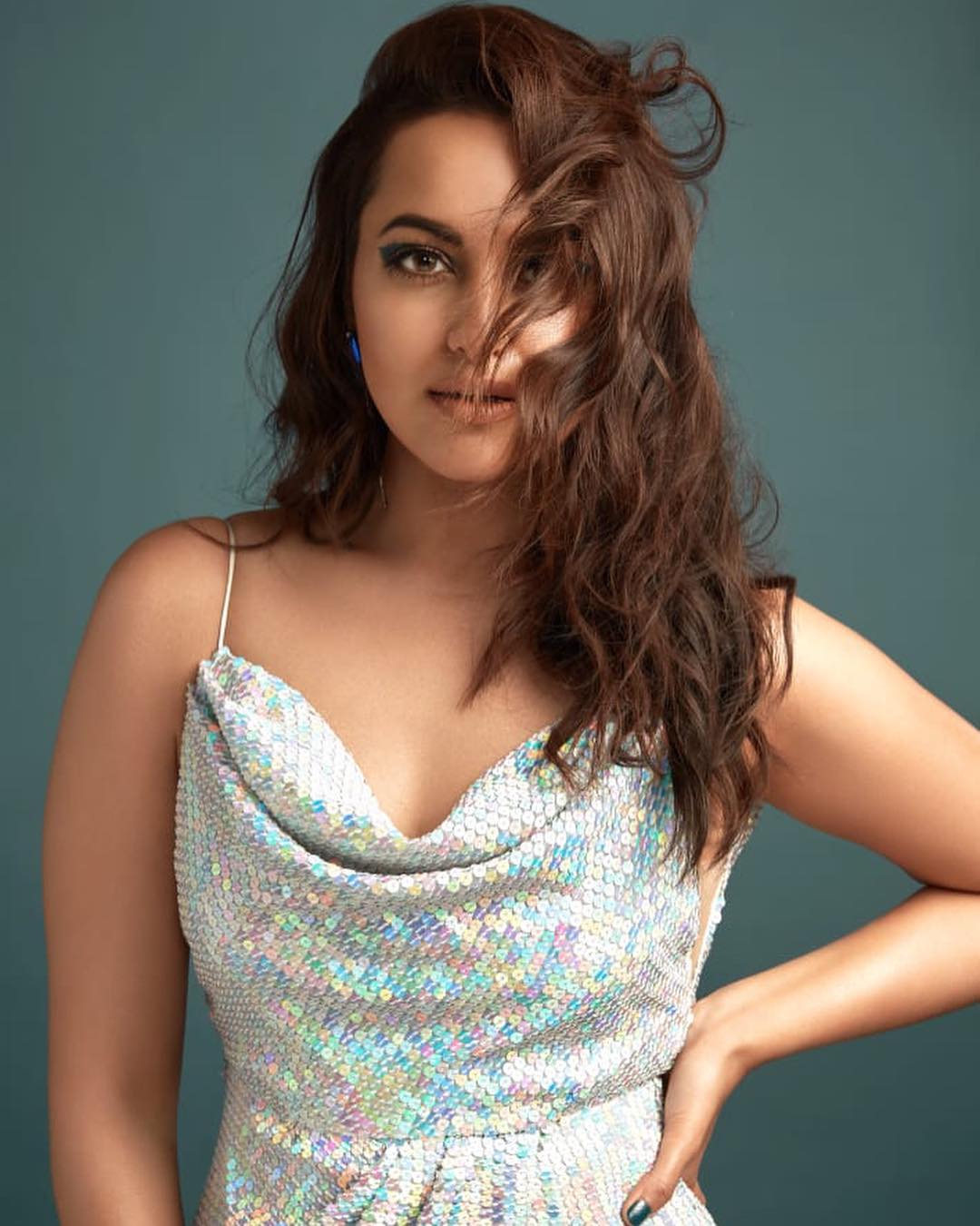 Sonakshi sinha 8 hottest pics, sonakshi sinha 8 instagram