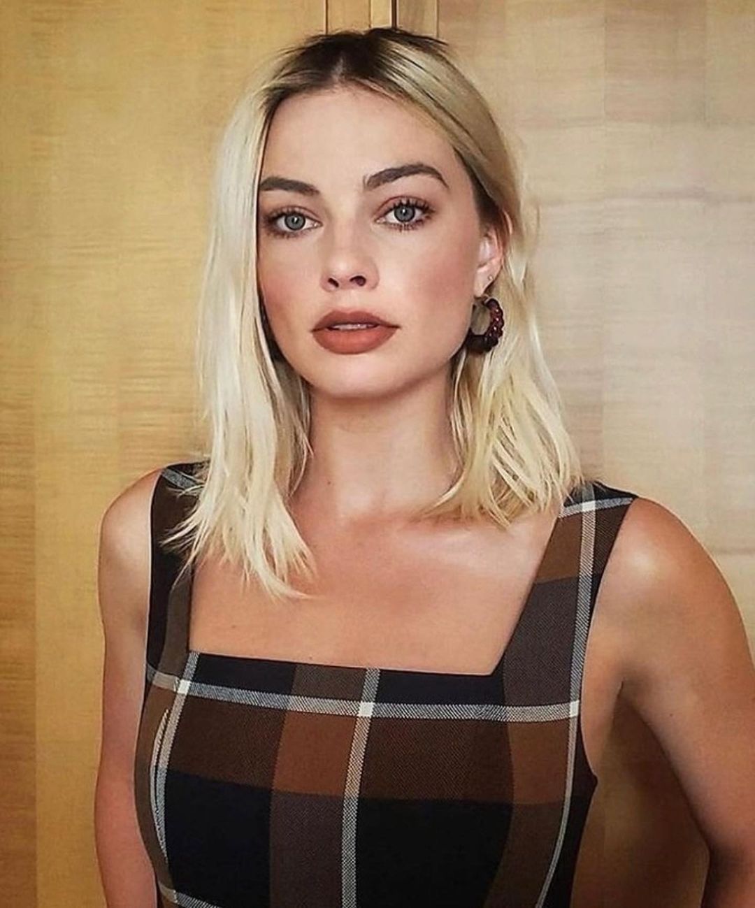 Margot robbie 10 hottest pics, margot robbie 10 instagram