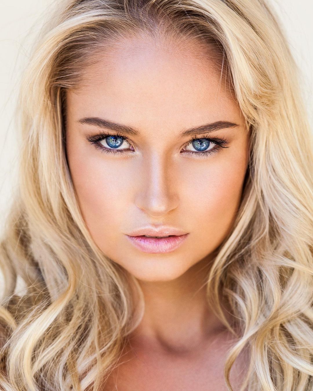 Genevieve morton 18 hottest pics, genevieve morton 18 instagram