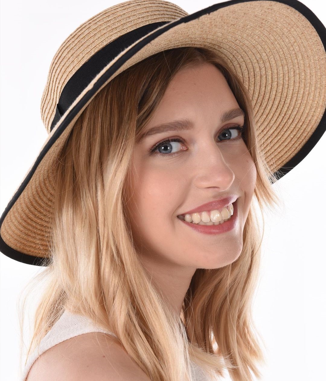 Freya Mayer biography, 33 Photos, Age, Height, Real Name, Instagram ...