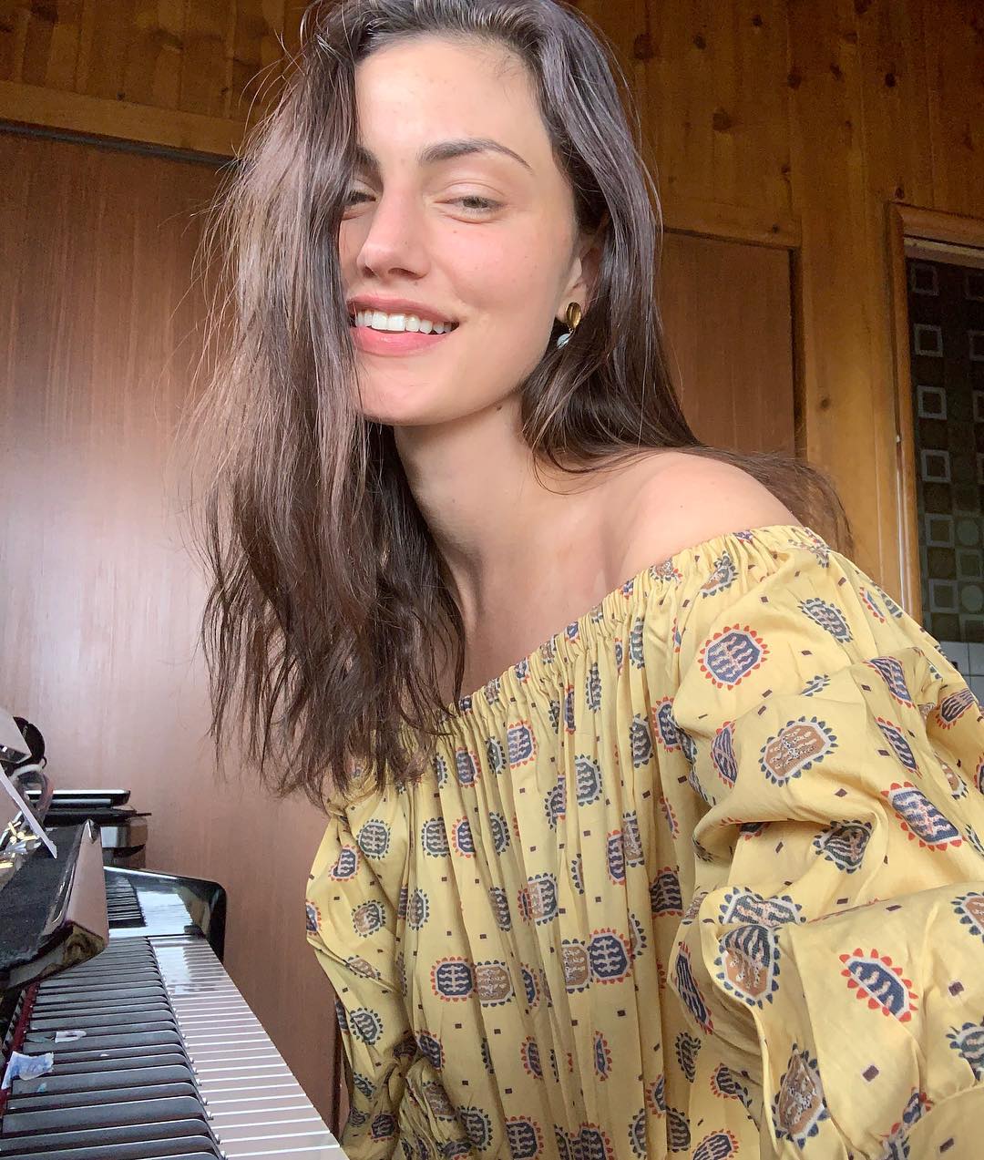 Phoebe tonkin 8 hottest pics, phoebe tonkin 8 instagram