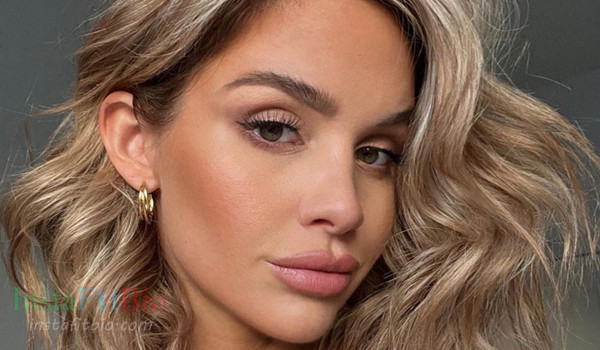 Emily Shak biography, 22 Photos, Age, Height, Real Name, Instagram ...