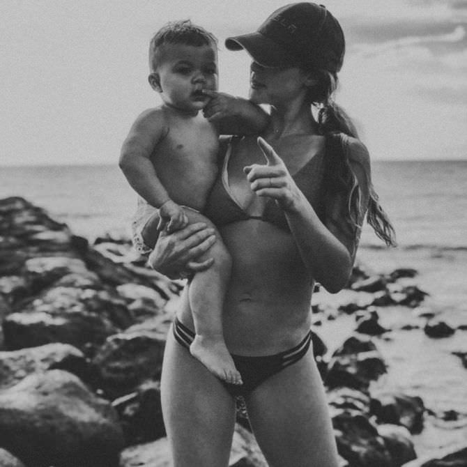 Алекса вега 29 hot pics, алекса вега 29 bio, алекса вега 29 twitter instagram Алекса вега фото на пяже с ребёнком