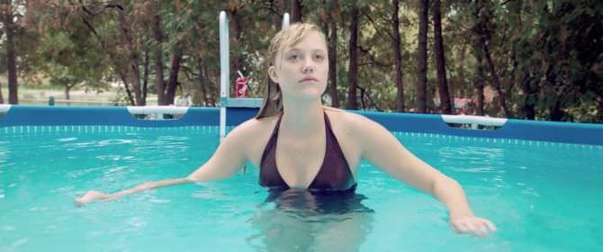 Майка монро 28 hot pics, майка монро 28 bio, майка монро 28 twitter instagram Майка монро фото в черном купальнике
