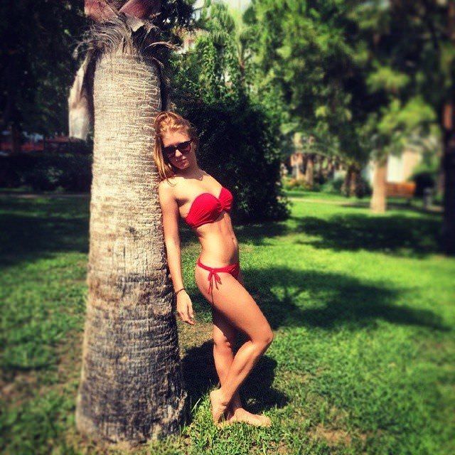 Полина дубкова 7 hot pics, полина дубкова 7 bio, полина дубкова 7 twitter instagram Полина дубкова фото возле пальмы