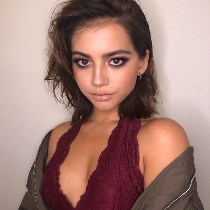Изабела монер 23 hot pics, изабела монер 23 bio, изабела монер 23 twitter instagram Изабела монер фотография в кружевной майке