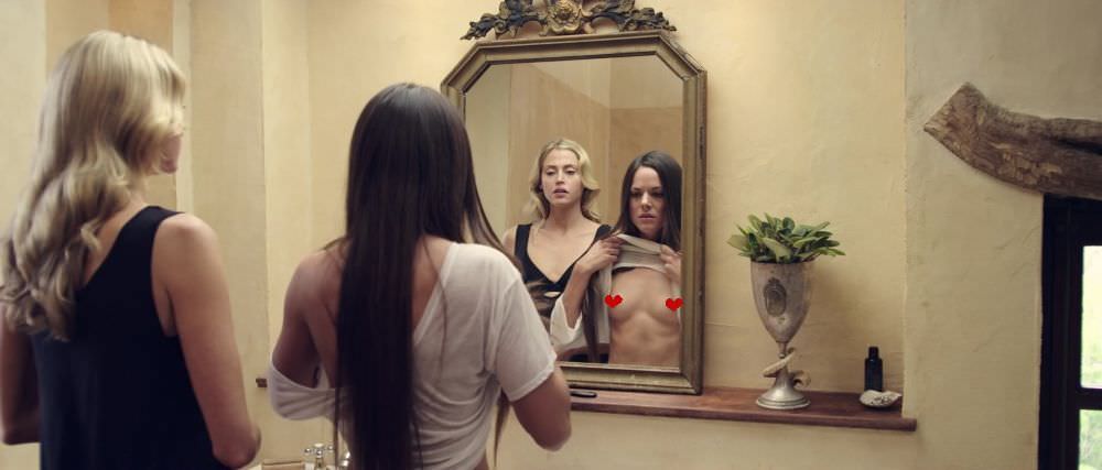 Сара батлер 10 hot pics, сара батлер 10 bio, сара батлер 10 twitter instagram Сара батлер фото в зеркале