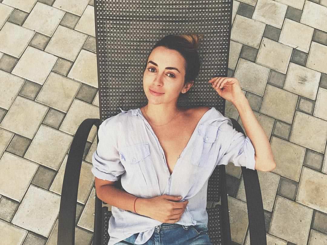 Анжелика каширина 19 hot pics, анжелика каширина 19 bio, анжелика каширина 19 twitter instagram Анжелика каширина фото на шезлонге