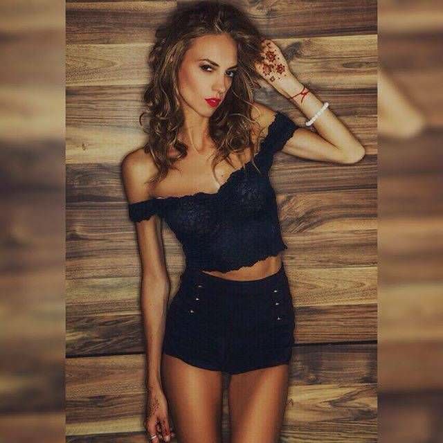 Надежда сысоева 26 hot pics, надежда сысоева 26 bio, надежда сысоева 26 twitter instagram Надежда сысоева фотография в шортах и топе