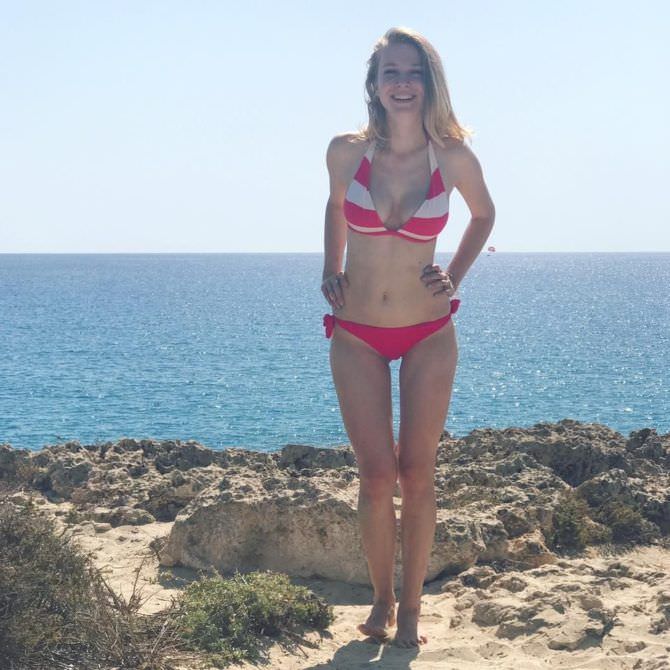 Ольга вастикова 11 hot pics, ольга вастикова 11 bio, ольга вастикова 11 twitter instagram Ольга вастикова фотография на пляже в купальнике
