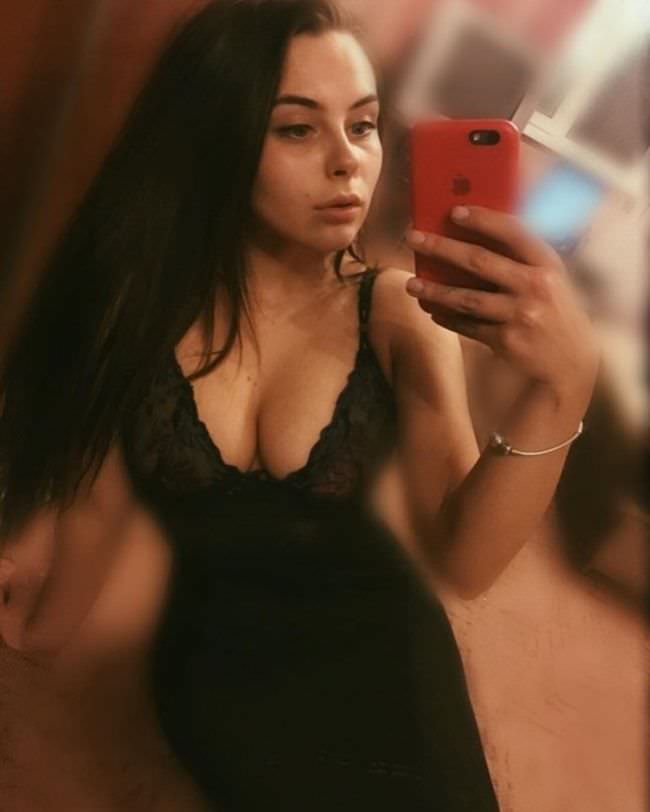 Михалина новаковская 15 hot pics, михалина новаковская 15 bio, михалина новаковская 15 twitter instagram Михалина новаковская слитое фото в платье