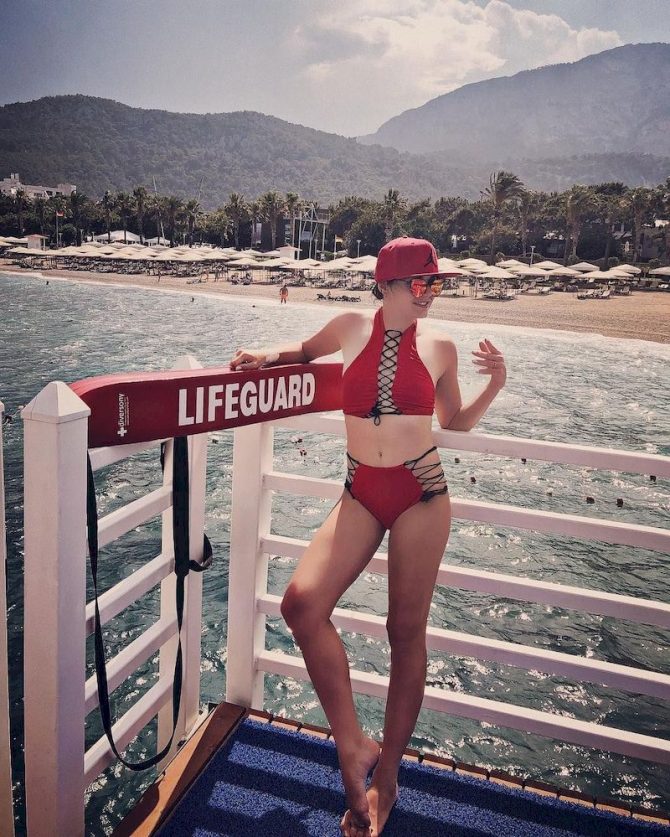 Аделина сотникова 21 hot pics, аделина сотникова 21 bio, аделина сотникова 21 twitter instagram Аделина сотникова в купальнике